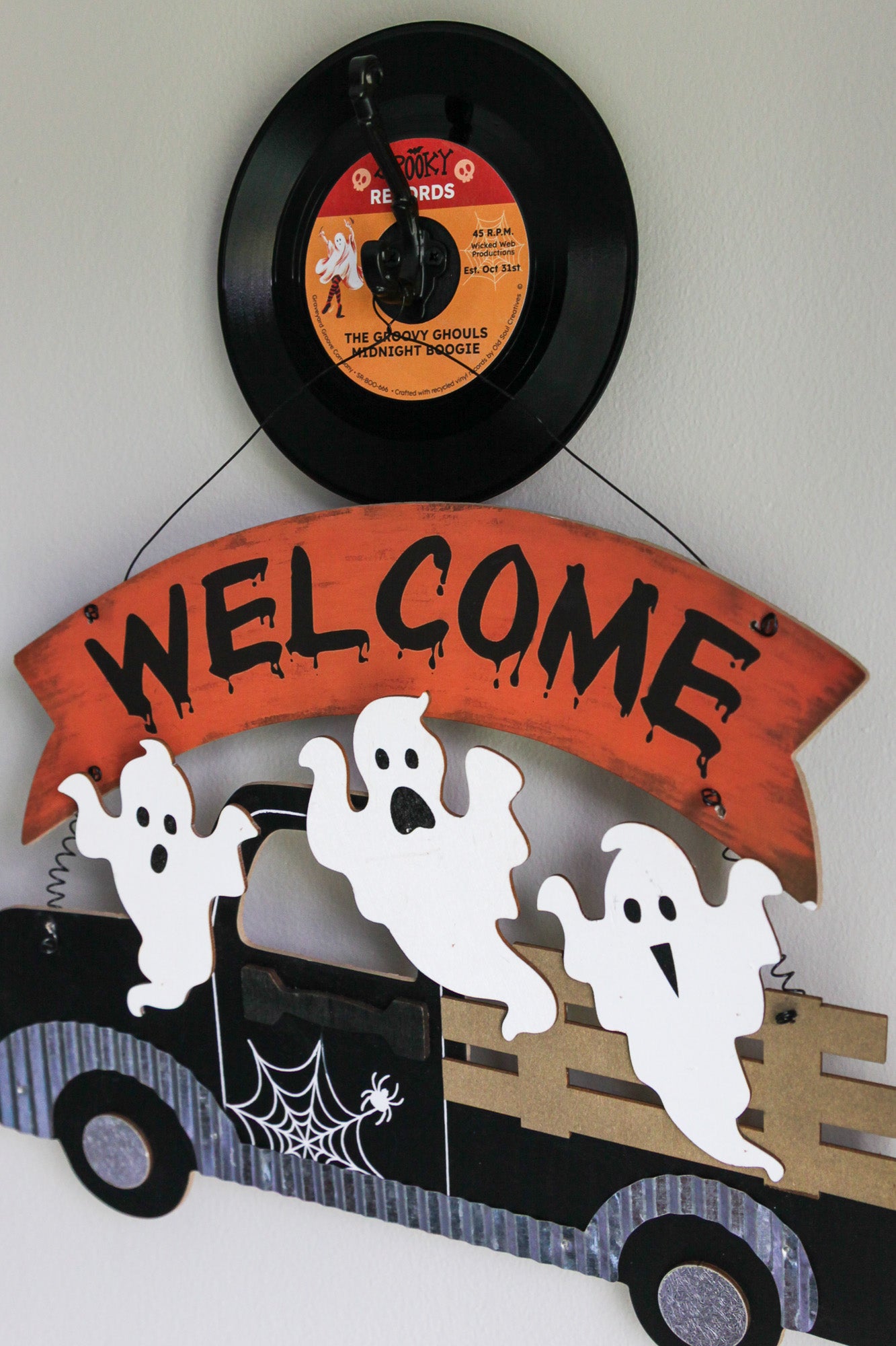 The Groovy Ghouls - halloween vinyl record hanger