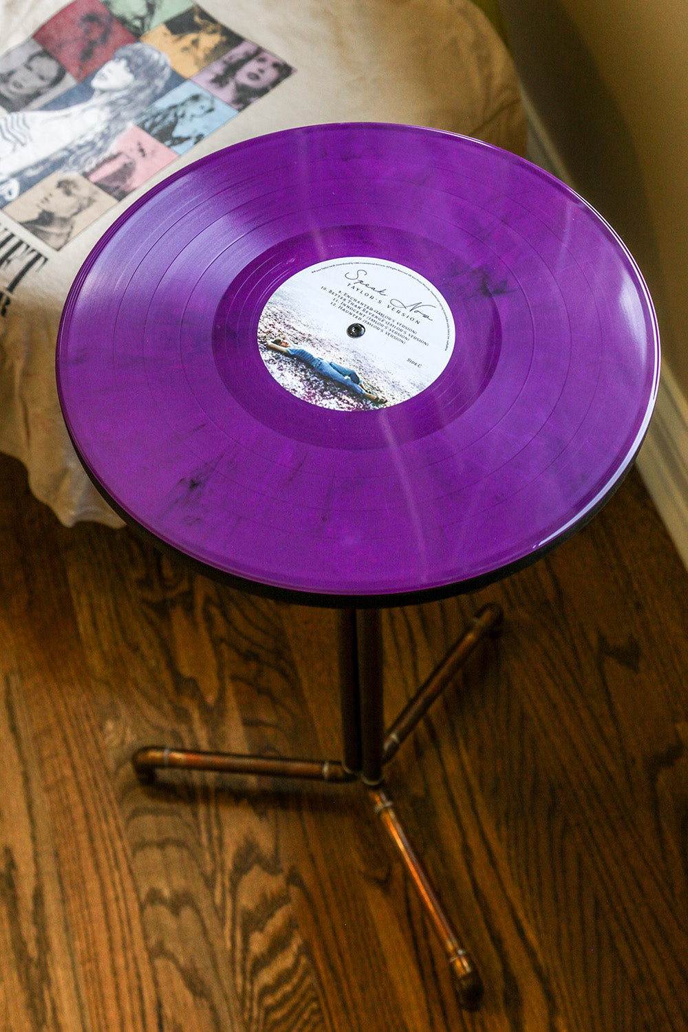 Taylor Swift - record stand