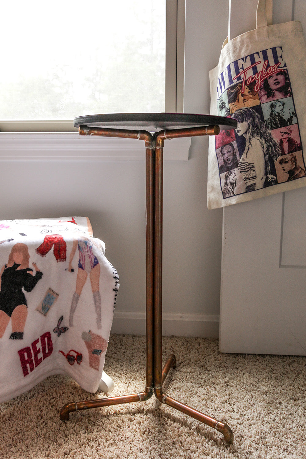 Taylor Swift - record stand