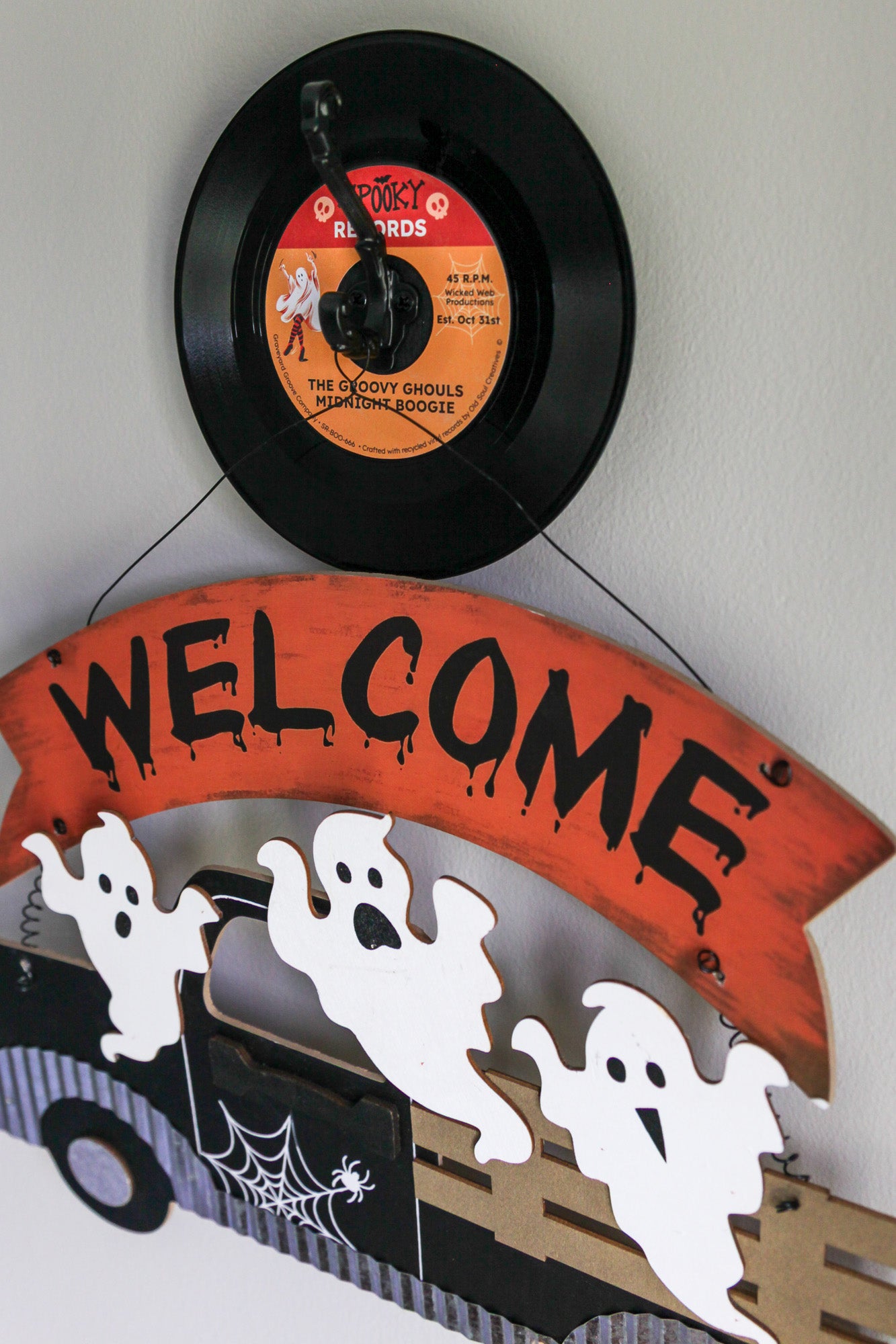 The Groovy Ghouls - halloween vinyl record hanger